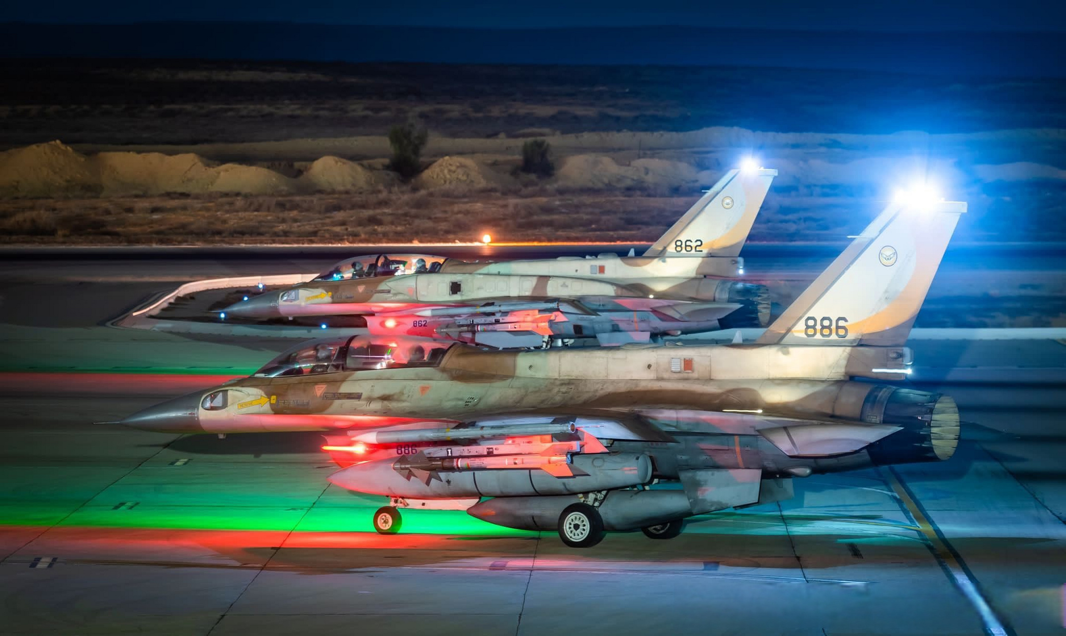 以色列f-16i,一个拆下了保形油箱.107橙尾骑士中队