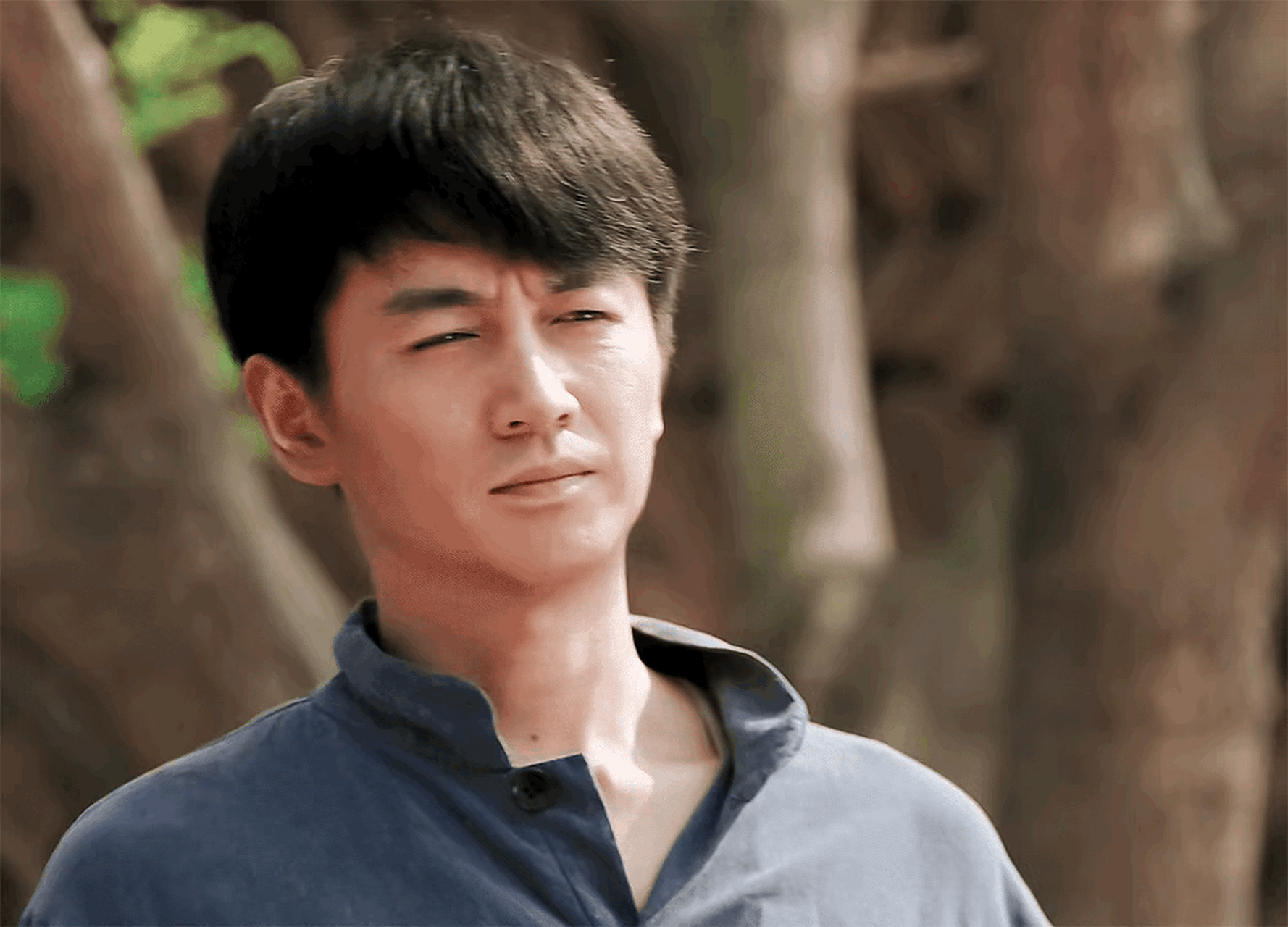 高加林看女朋友哭笑不得的表情,陈晓演绝了,手指头都感觉出来他的尴尬