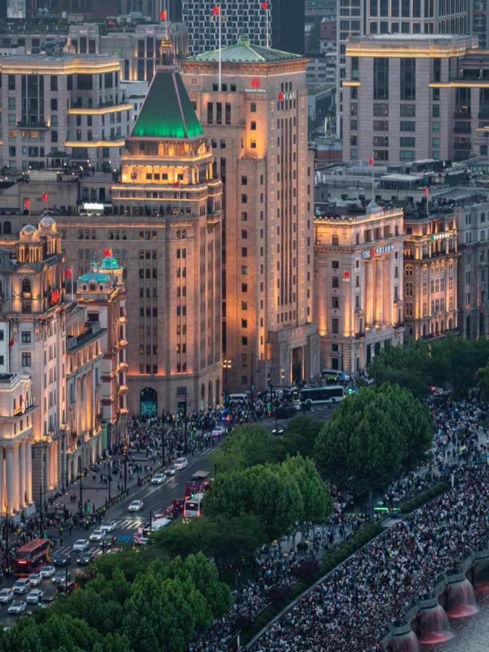 今日五一|上海外滩人流量实况直播18:30 我在楼顶为大家持续图片直播