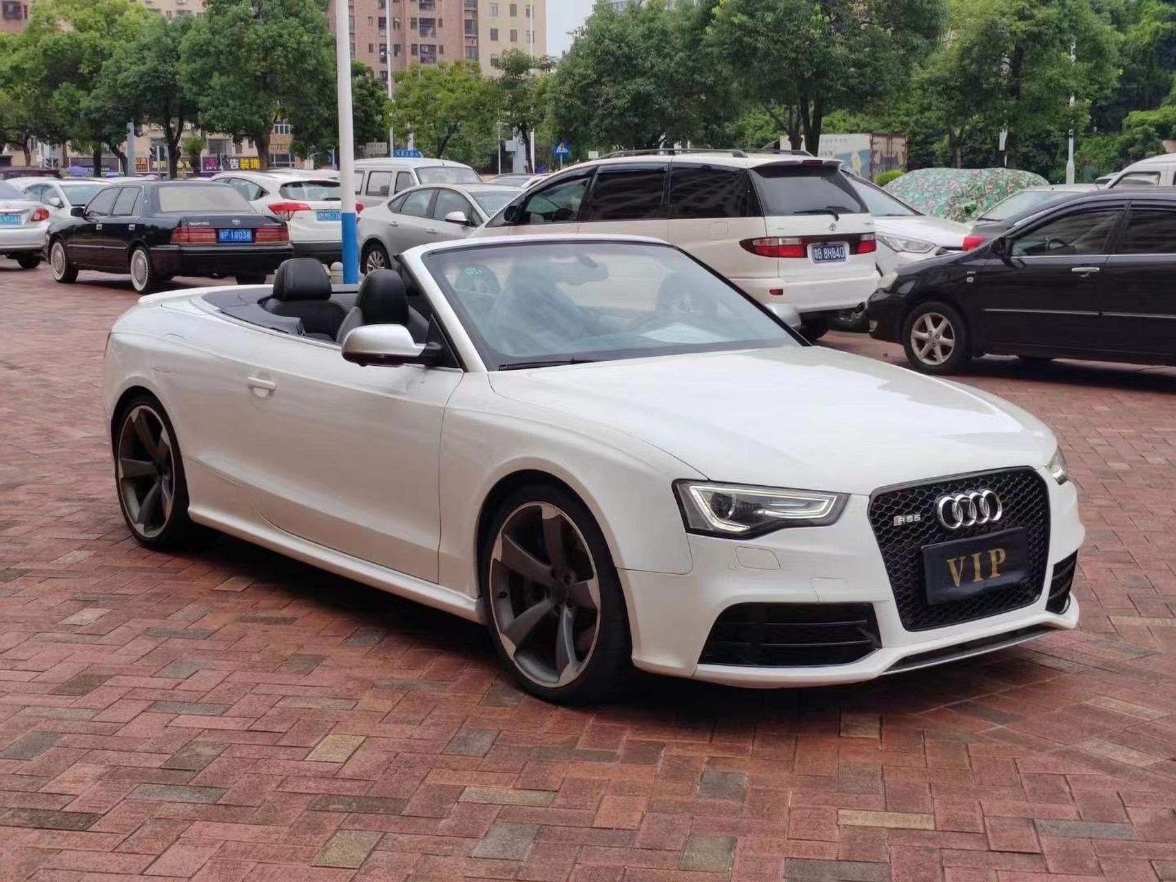 rs5敞篷版多少钱图片