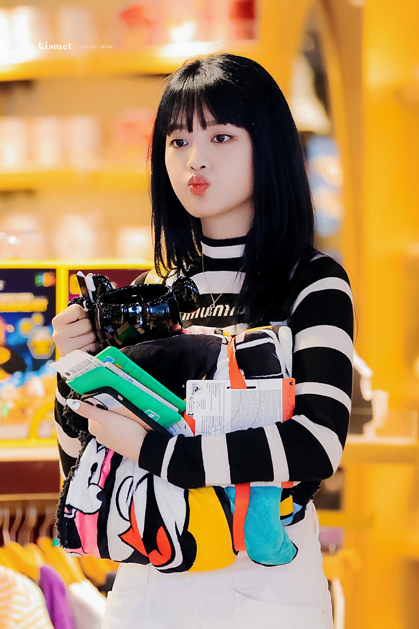 gidle组合#230317 hkg 00minnie饭拍高清 #gidle