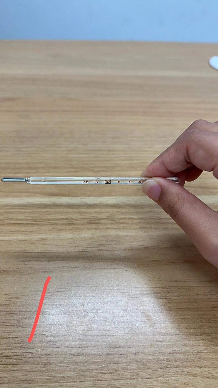 生活常识-学看体温计 第一步找到数字 第二步大拇指朝下翻转直视银色