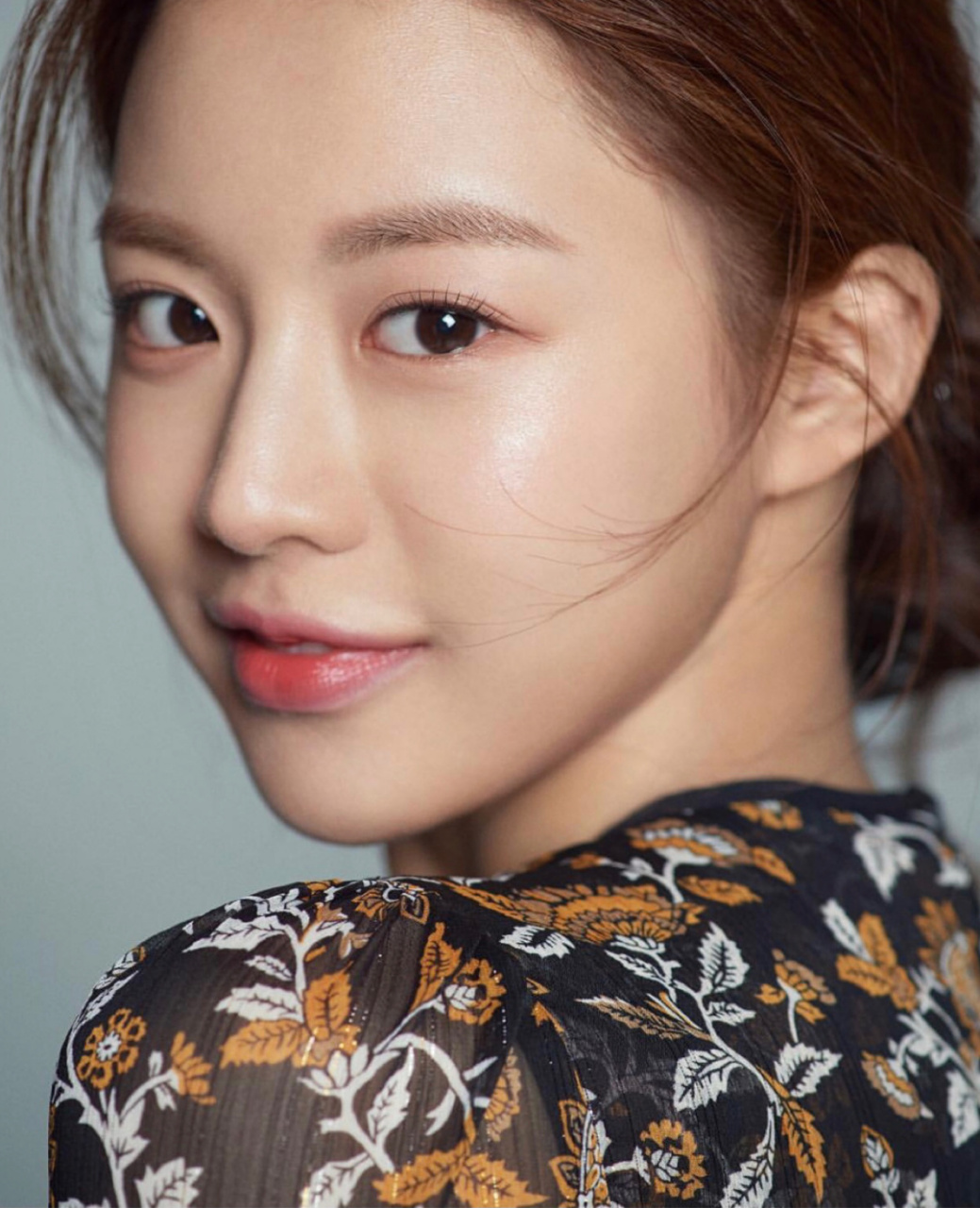 成功打败金泰熙,宋慧乔,韩佳人等一线女明星 成为韩国最新整容范本no.