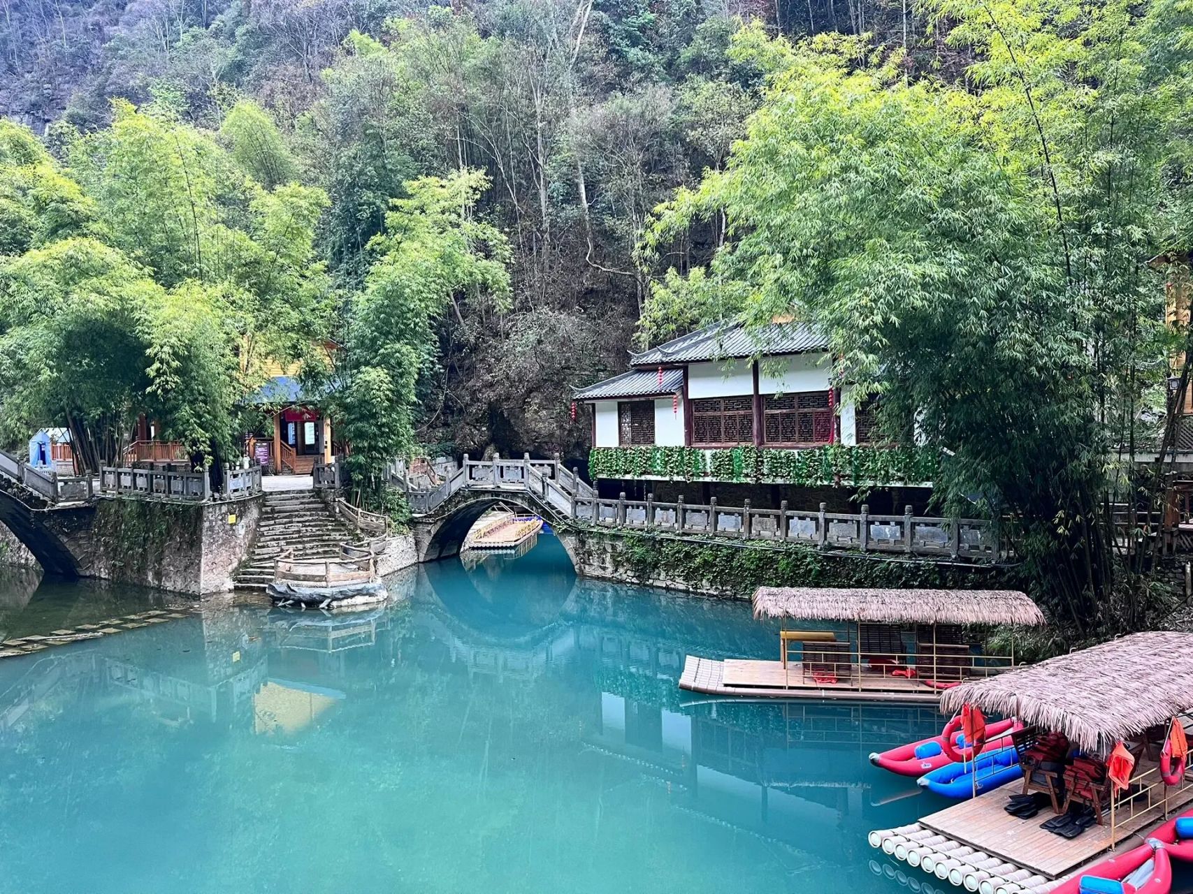 藏在龙山的世外桃源 春天里的乌龙山大峡谷景区,绿意盎然
