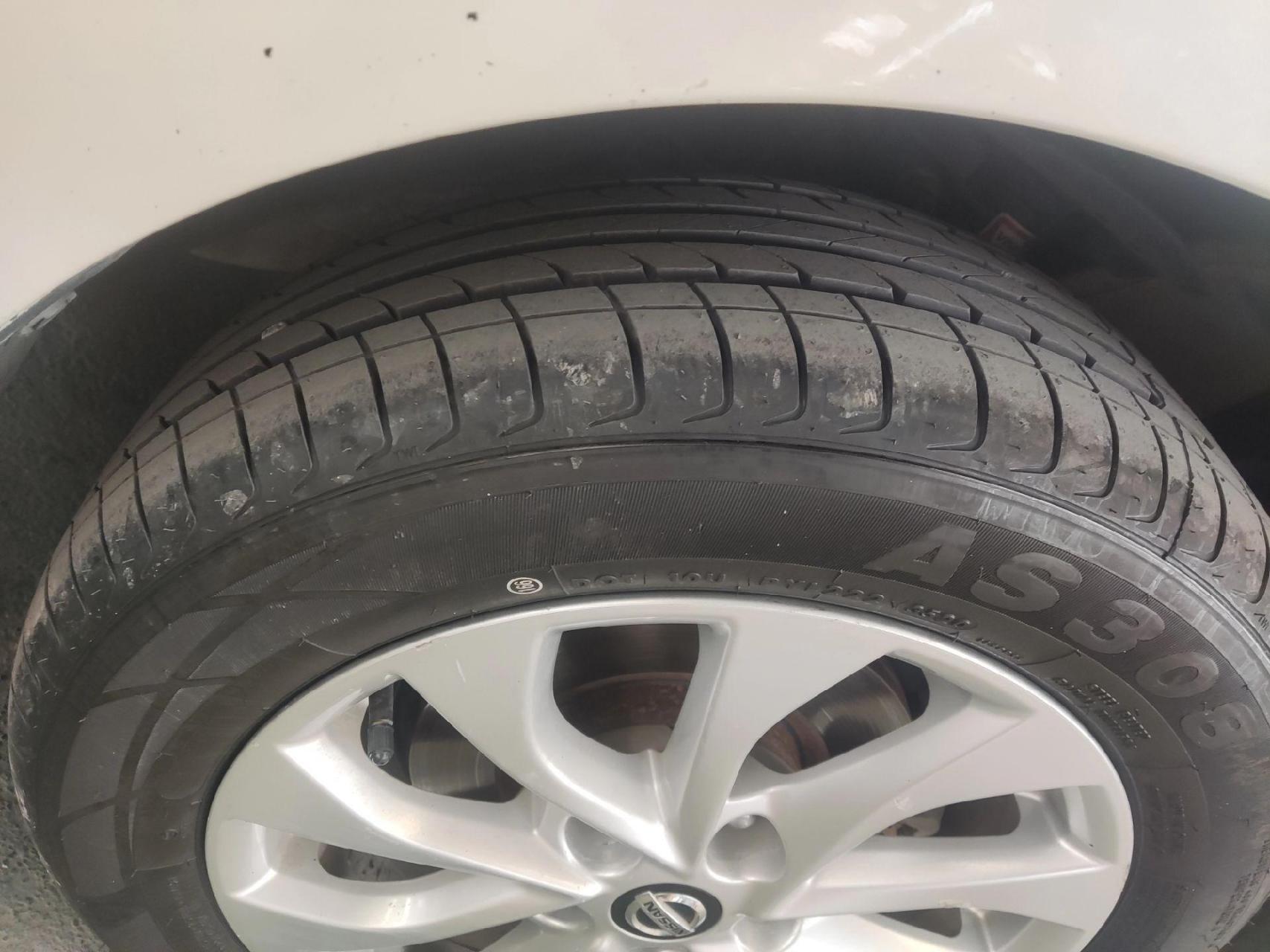 发动机非常完美,刚做完保养,四条轮胎刚换的新胎,没有事故,喜欢的来