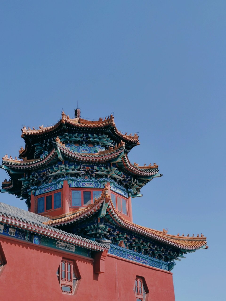 卧龙山,坐落在唐山市遵化市娘娘庄下峪村.