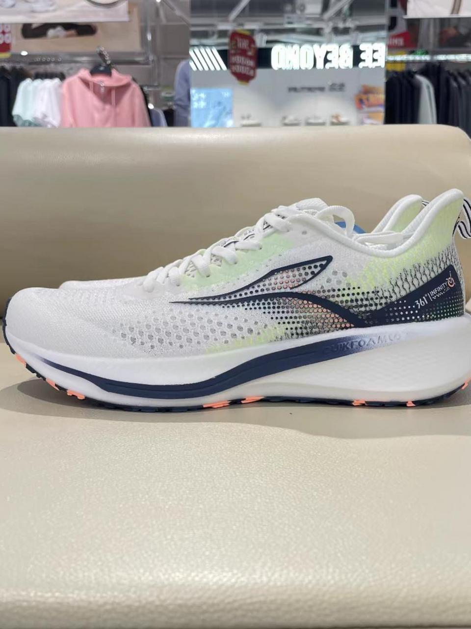 361品牌体测推荐跑鞋 1. q弹超飞翼5.0回弹达到65% 2.