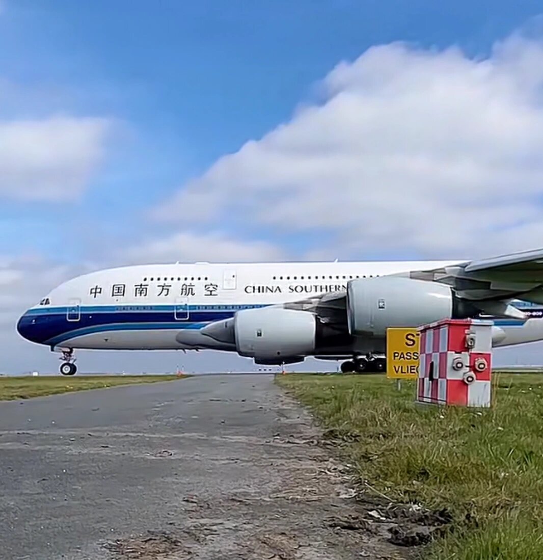 49:03  南方航空a380是中国航空业的巨无霸,它是目前世界上最大的客机