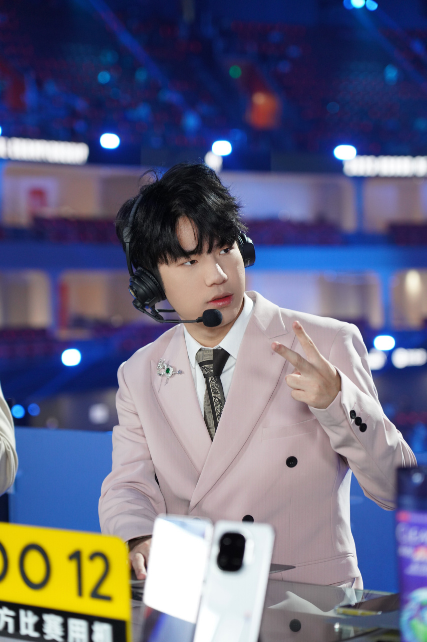 【estarpro花海 评论席返图91】  搬好小板凳准备听讲!