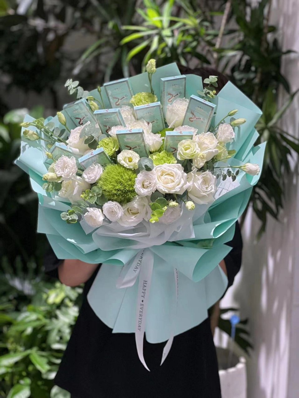 香烟花束这样搭也很美～  花束98