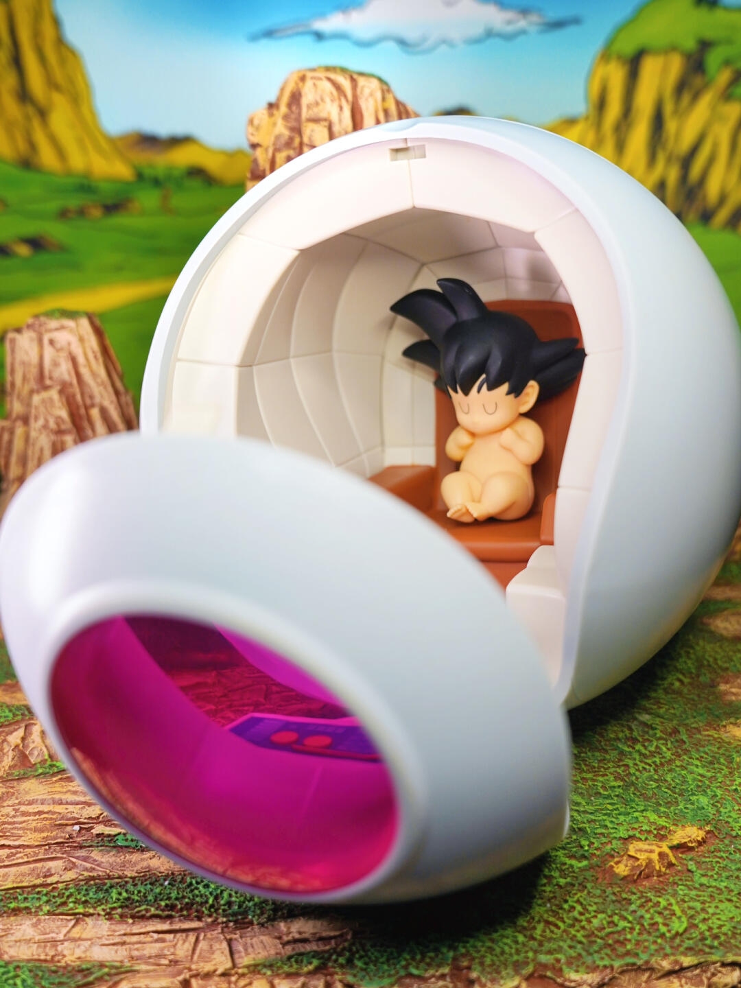 到了,心心念念很久 👉🏻整个飞船的直径大约为20cm,舱门可以打开