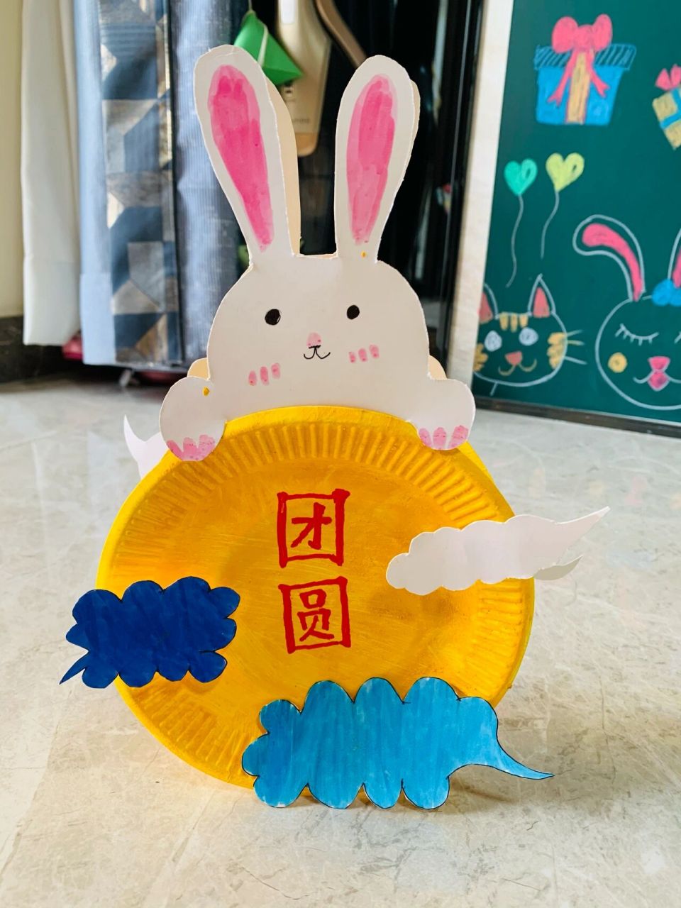 diy手工灯笼:中秋灯笼96幼儿园灯笼元宵灯笼 材料:蛋糕纸盘,用完的