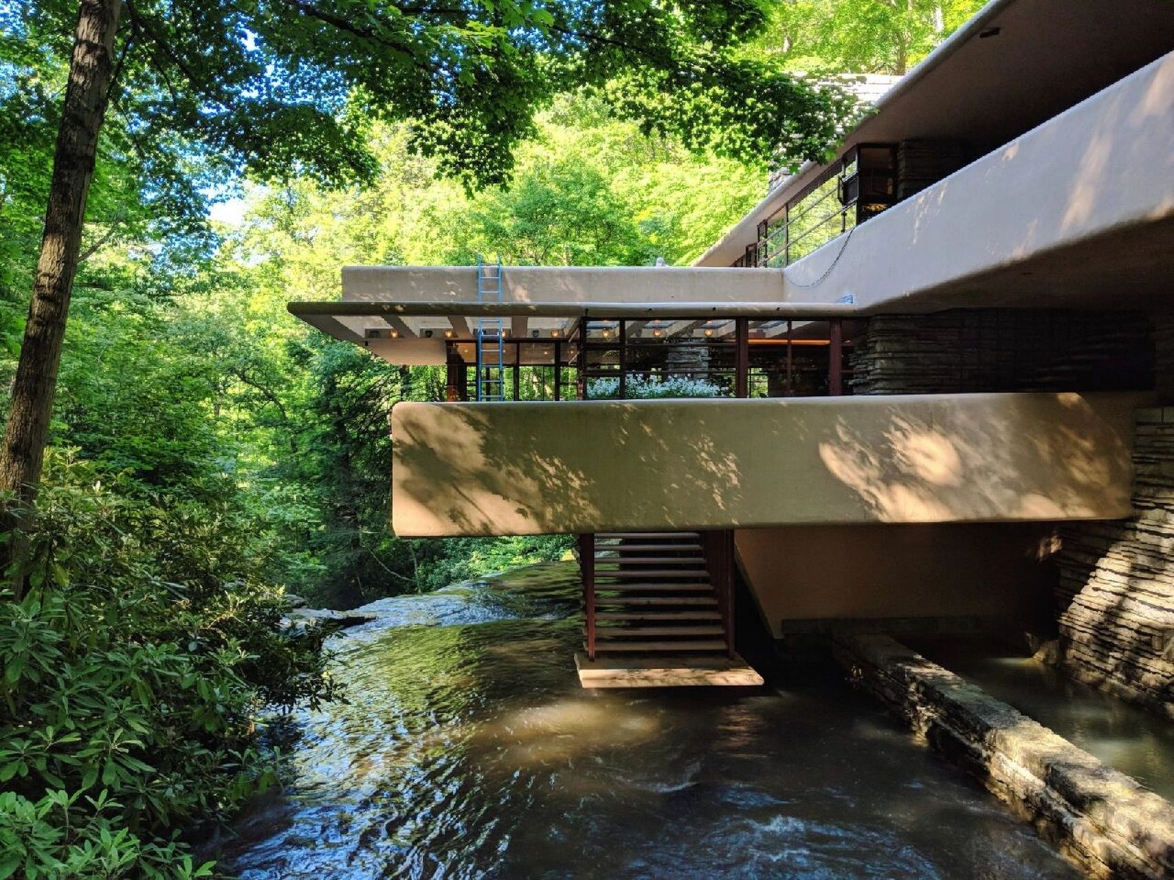 每日建築d43: 流水別墅 fallingwater 中文名:流水別墅,落水山莊 英文