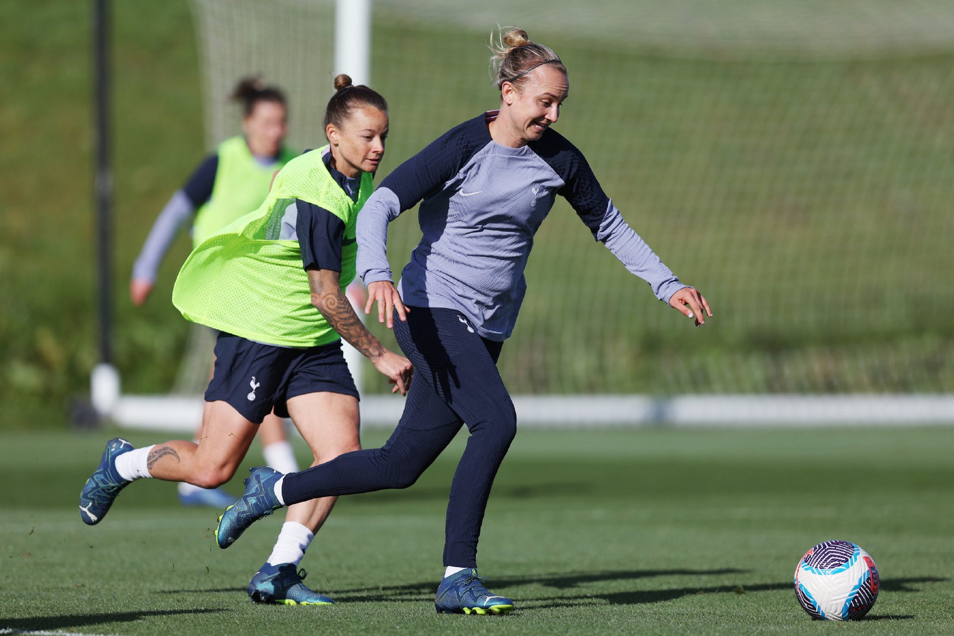 【热刺女足训练图集】  01已取三连胜,周末客场挑战阿斯顿维拉