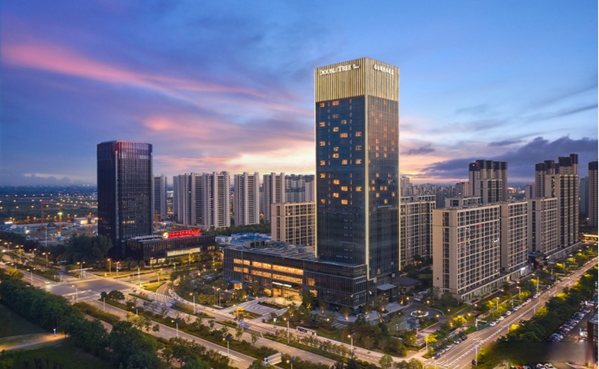 #皋城百事通# 【如皋希尔顿酒店官宣!】就在今天,希尔顿集团宣布:如皋