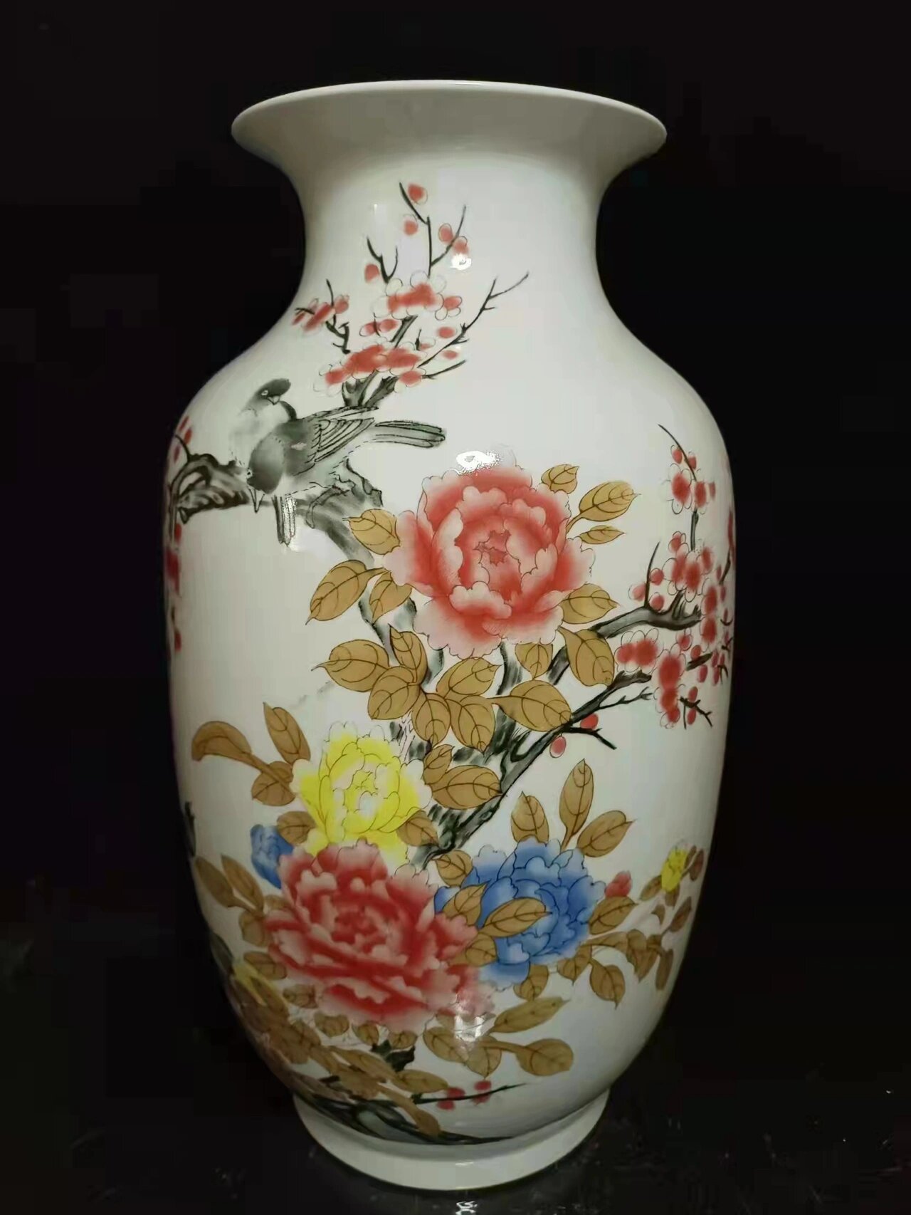 怀仁堂花鸟纹花瓶一对,成色如.@诺贝尔开心奖的动态