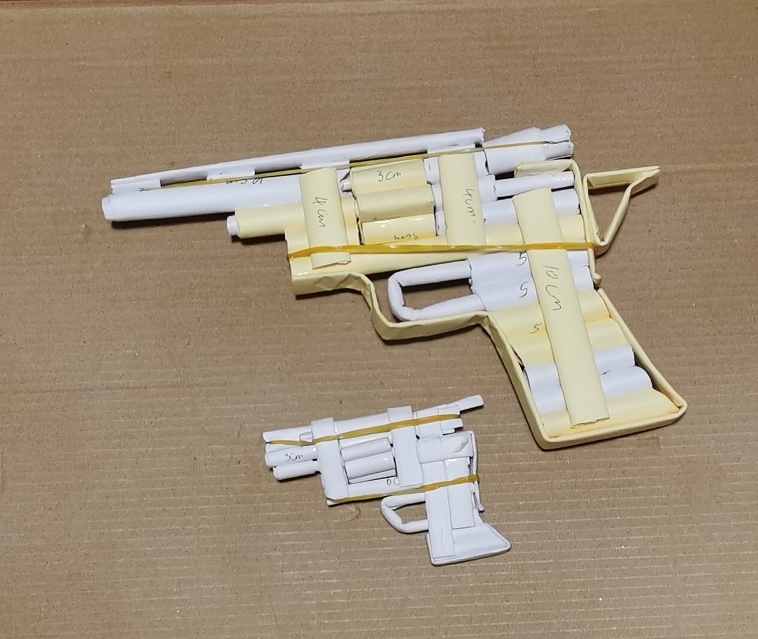 左轮纸弹枪 给哥哥做的左轮纸弹枪还有给弟弟做的袖珍左轮纸弹枪