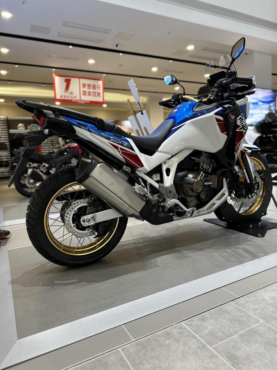 全新本田非双adv crf1100adv,机械避震,电子避震!