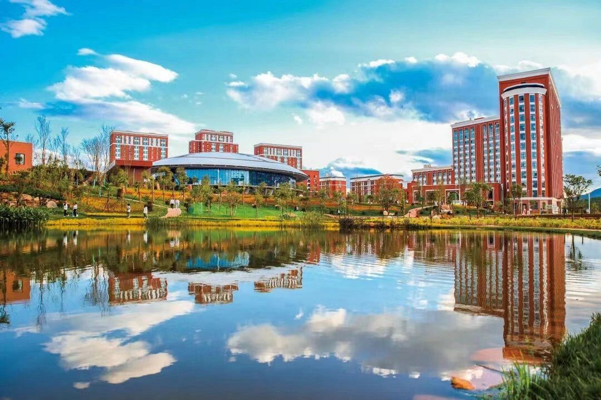 五年制大专,云南经贸外事职业学院校园环境 云南经贸外事职业学院创于