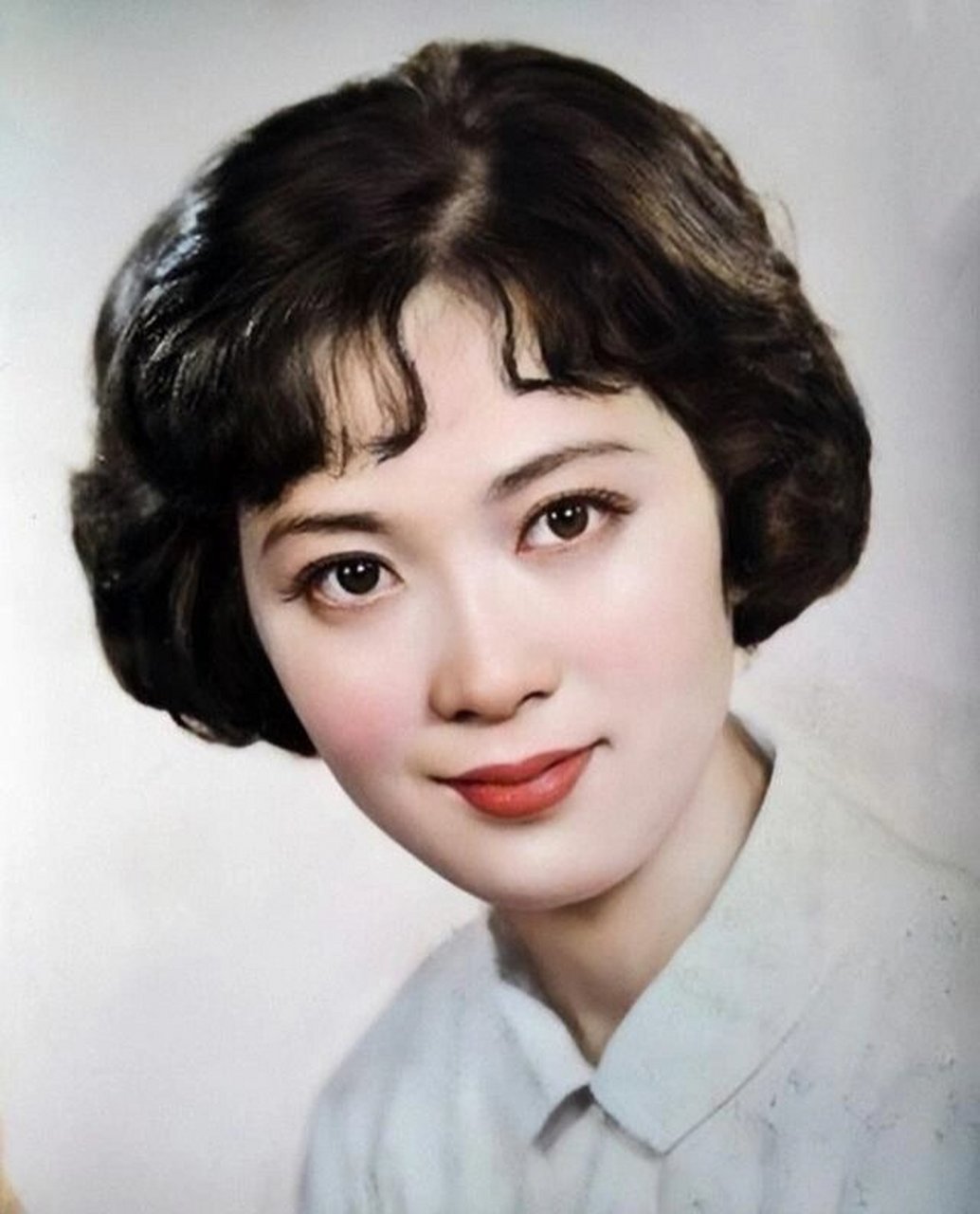 挂历女神—80年代影坛第一美女龚雪 在那个没有整容,没有过度p图,没有