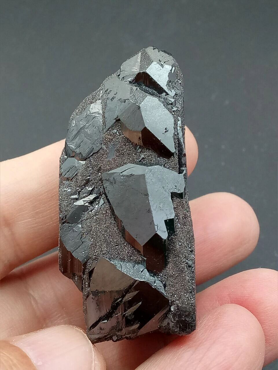 黑钨矿 黑钨矿(wolframit)别名钨锰铁矿 化学成分(fe,mn)wo4,e),属于