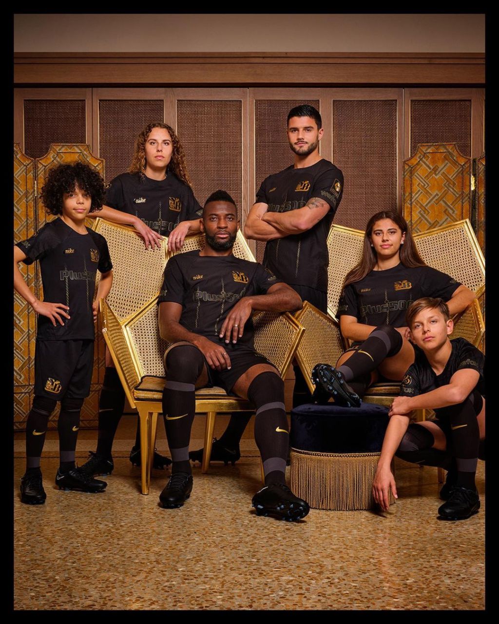 伯尔尼年轻人发布125周年特别版球衣 球衣采用黑金配色并使用dri-fit