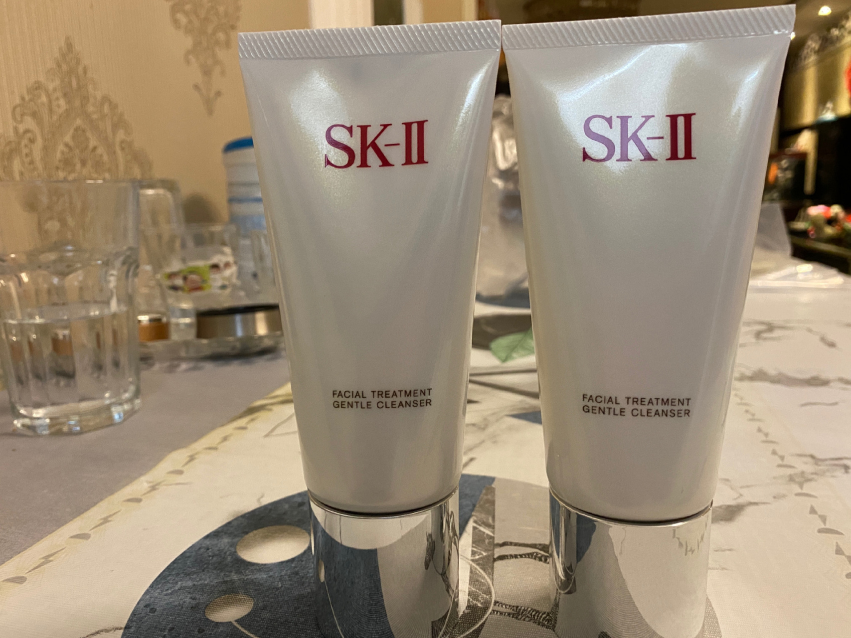 sk2洗面奶真假 左真右假,身边代购售假,已承认.给大家避雷.