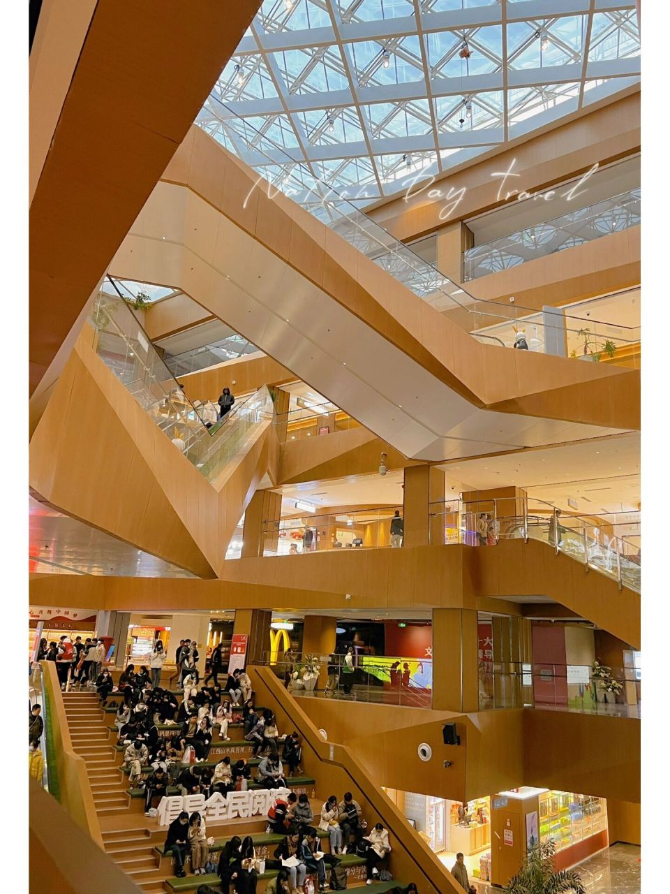 绝对是南昌下雨天遛娃好去处 八一广场新华书店,绝对是遛娃好去处