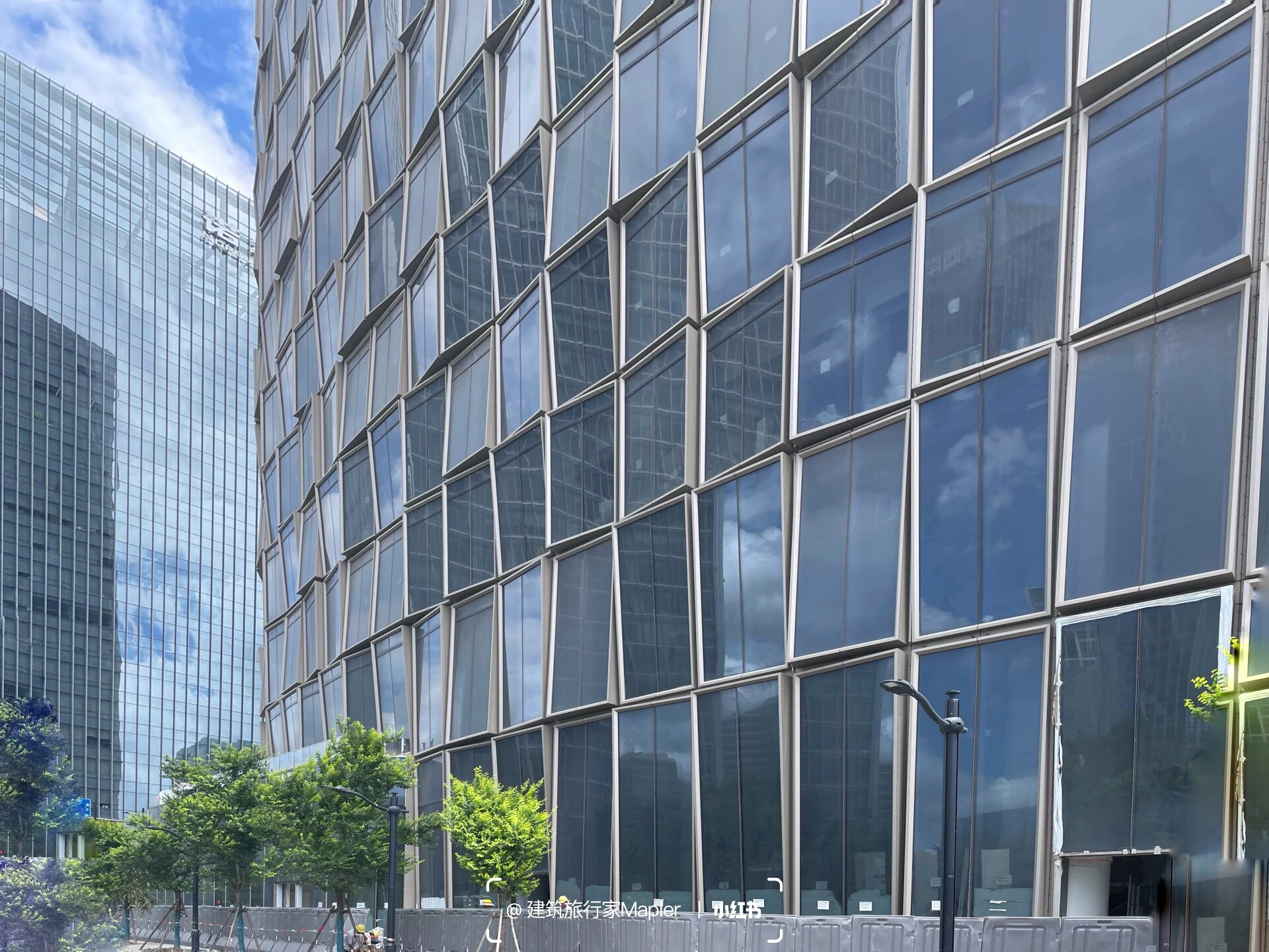 建筑旅行|腾讯滨江大厦-上海办公|吕元祥 建筑位于国际传媒港西北角.