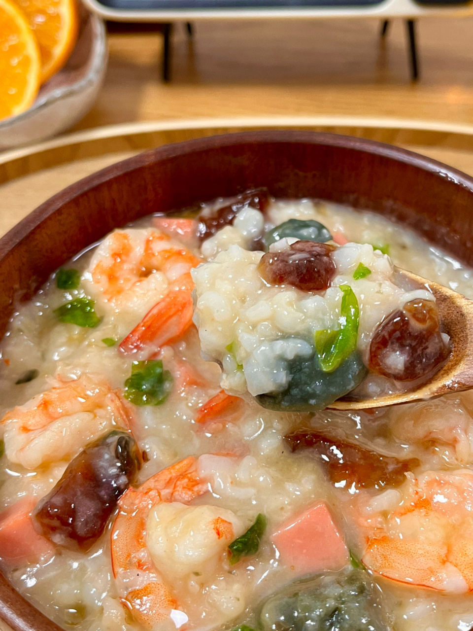 92皮蛋鲜虾粥·冬日里一碗滚烫的鲜香7615 做法见图5 	 先用葱