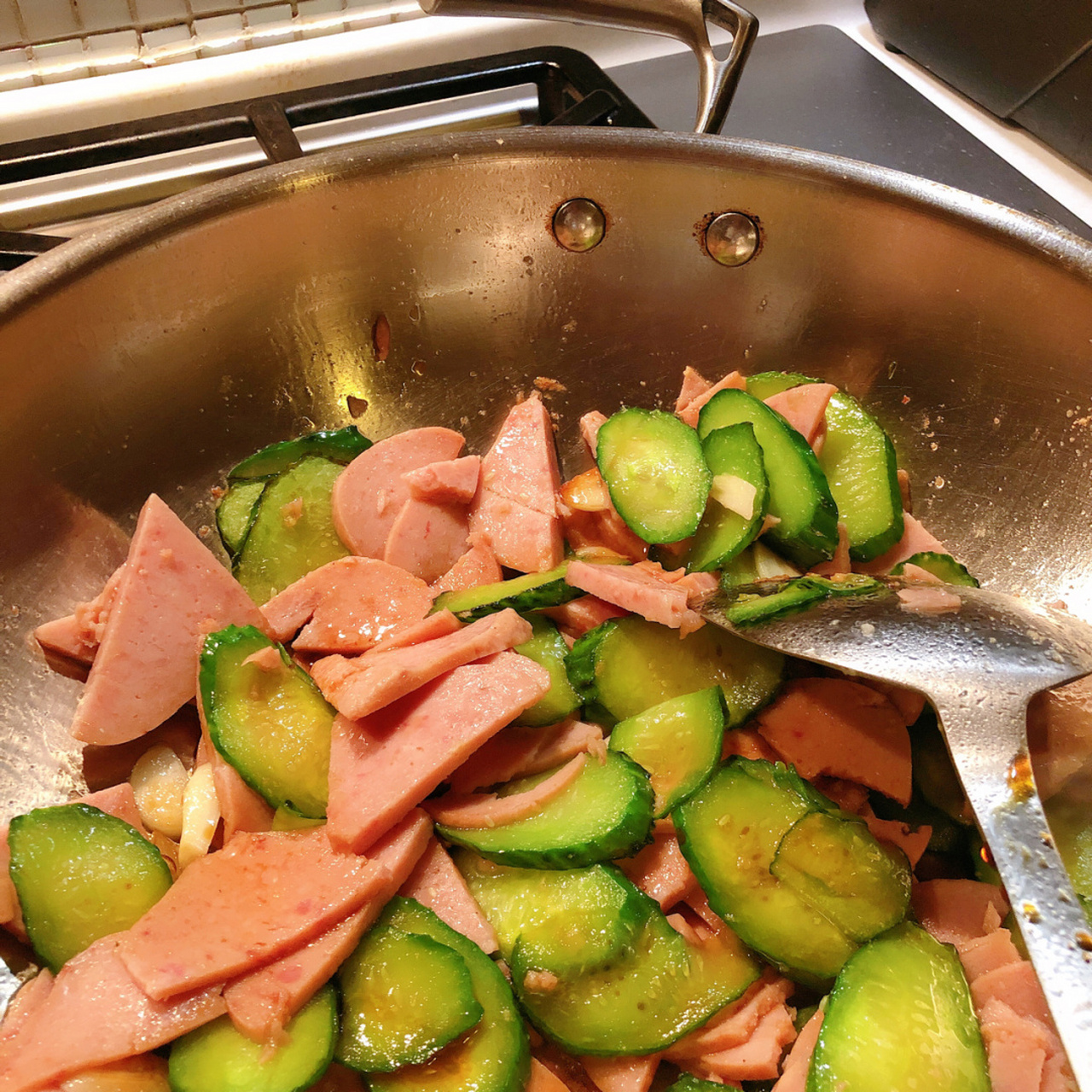 黄瓜炒午餐肉 双椒炒杂菌 两道快手家常菜 论火锅剩下的食材如何处理!