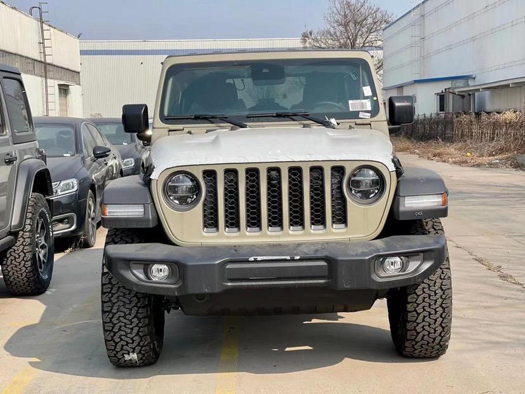 稀有颜色沙漠黄牧马人卢比肯.可做大脚手续,合法上牌