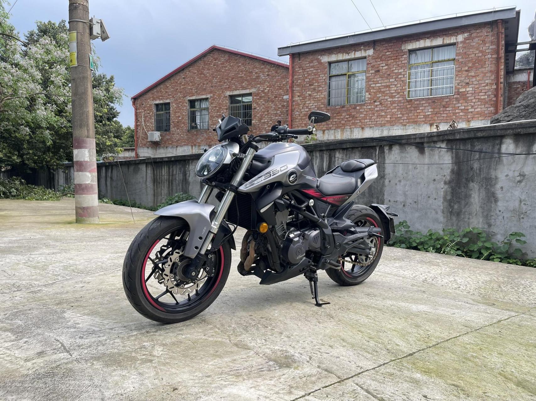 钱江追350圆灯版,18000公里,车况很好,13800上车