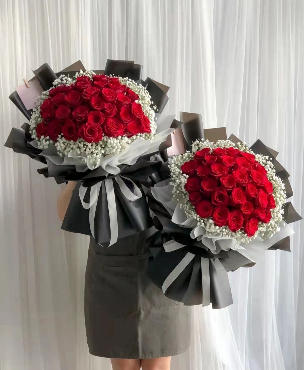 情人节花束:52朵红玫瑰花束 这里是可以同城配送鲜花花之海岸 推荐52