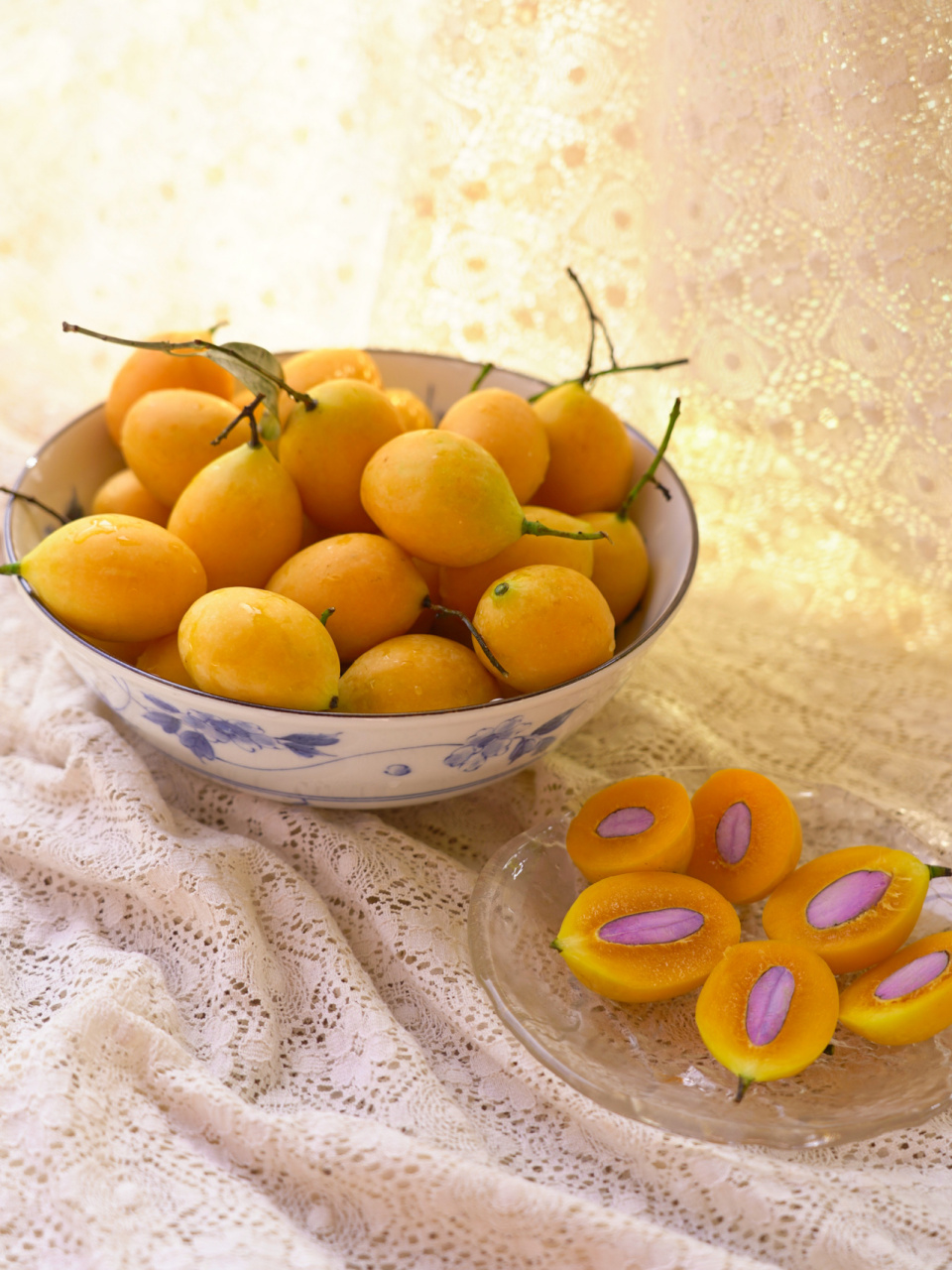 果肉软,纯甜,相较于其他常见芒果品种而言,枇杷芒味道清淡,但可以闻到