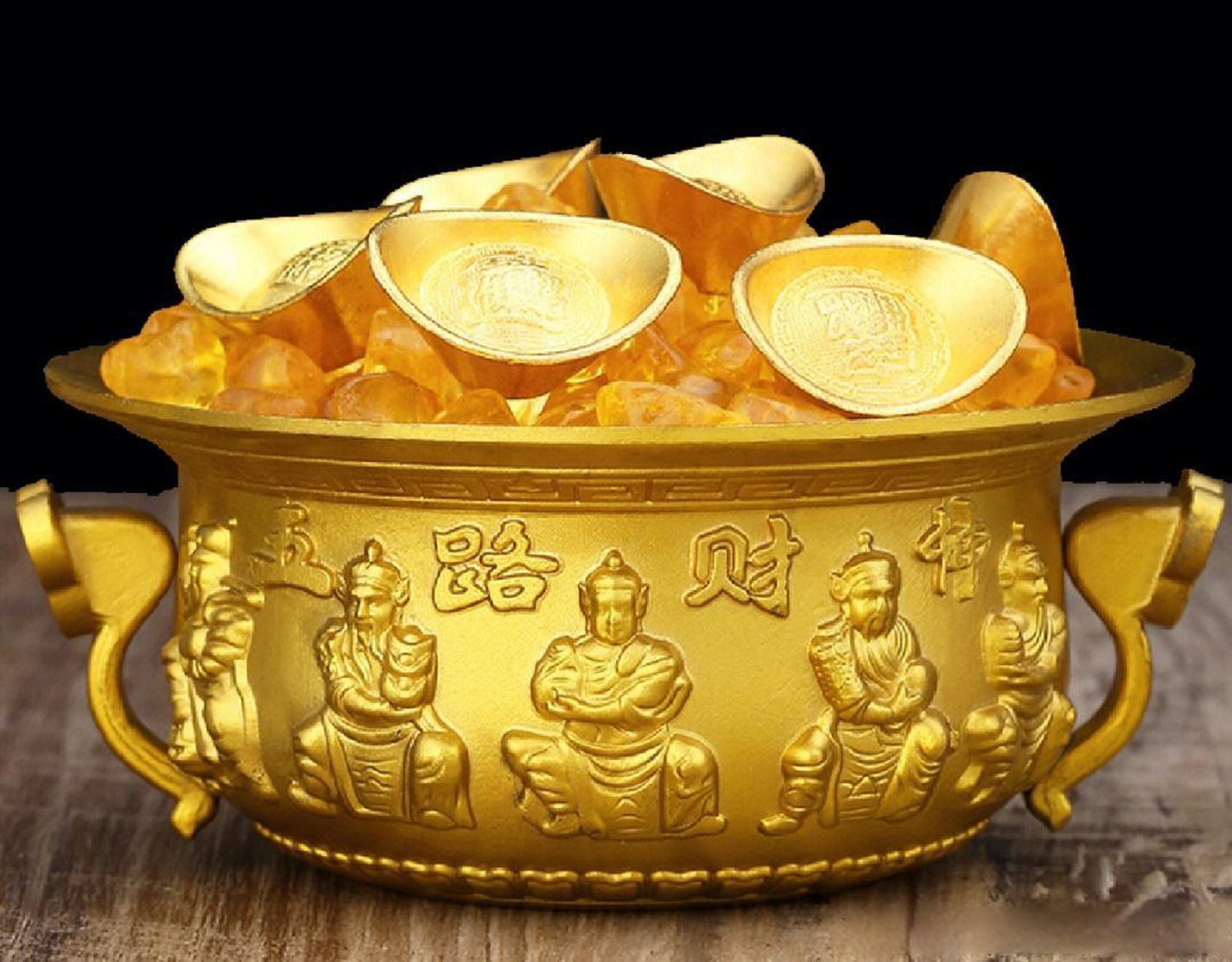以下是10种适合摆放在店铺的招财风水吉祥物:  招财猫:被认为能够招来