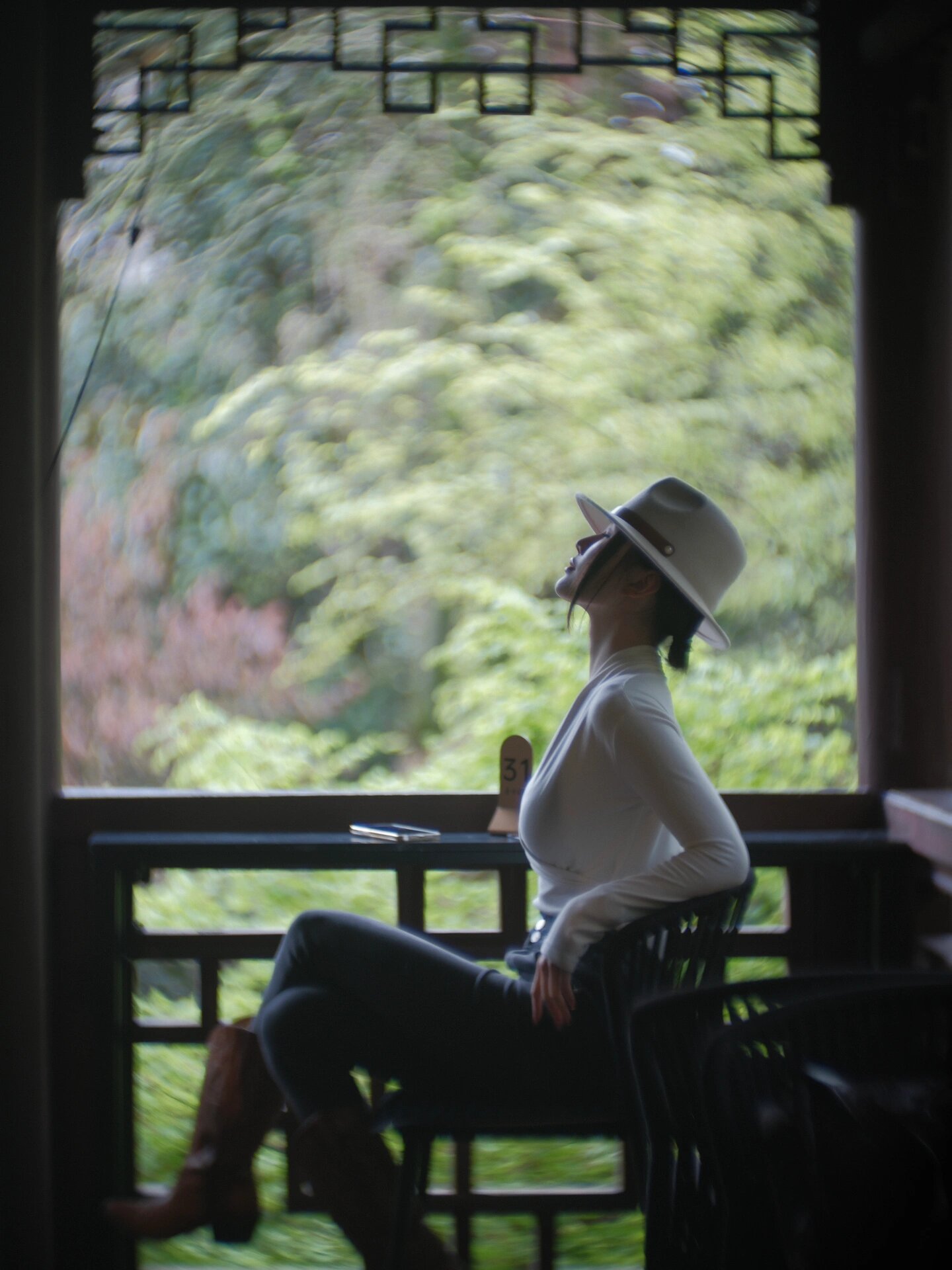 感受一下老电影镜头和普通镜头的区别 91: 	 安琴 type86 125mm f1.