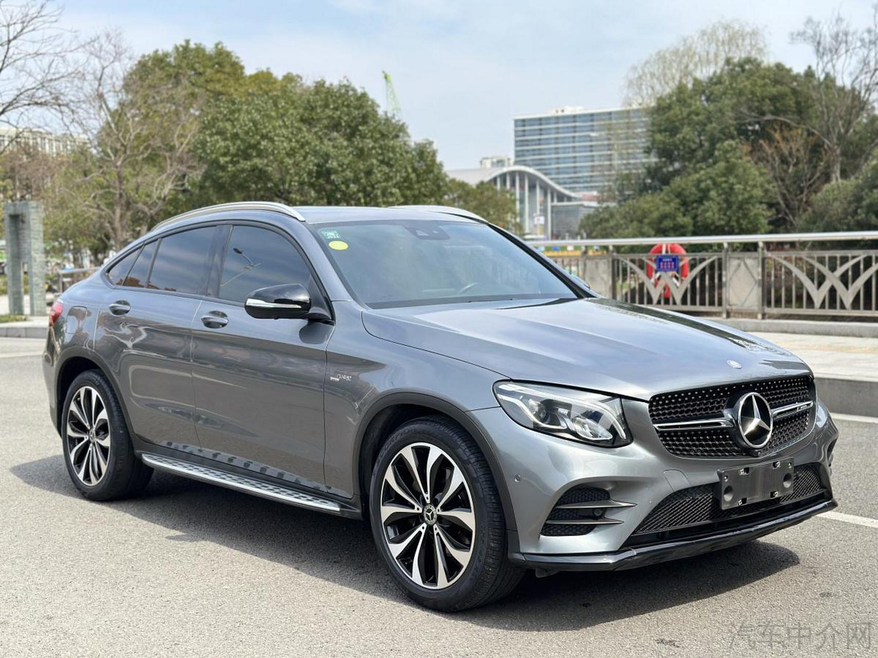 奔驰glc260coupe 轿跑 售价:18.