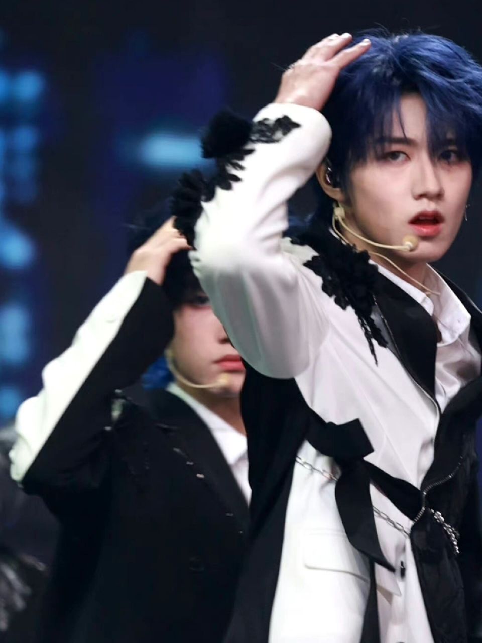 浪漫生活的记录者# #tf家族三代# #tf三代# #朱志鑫# 	 据说是tf三代