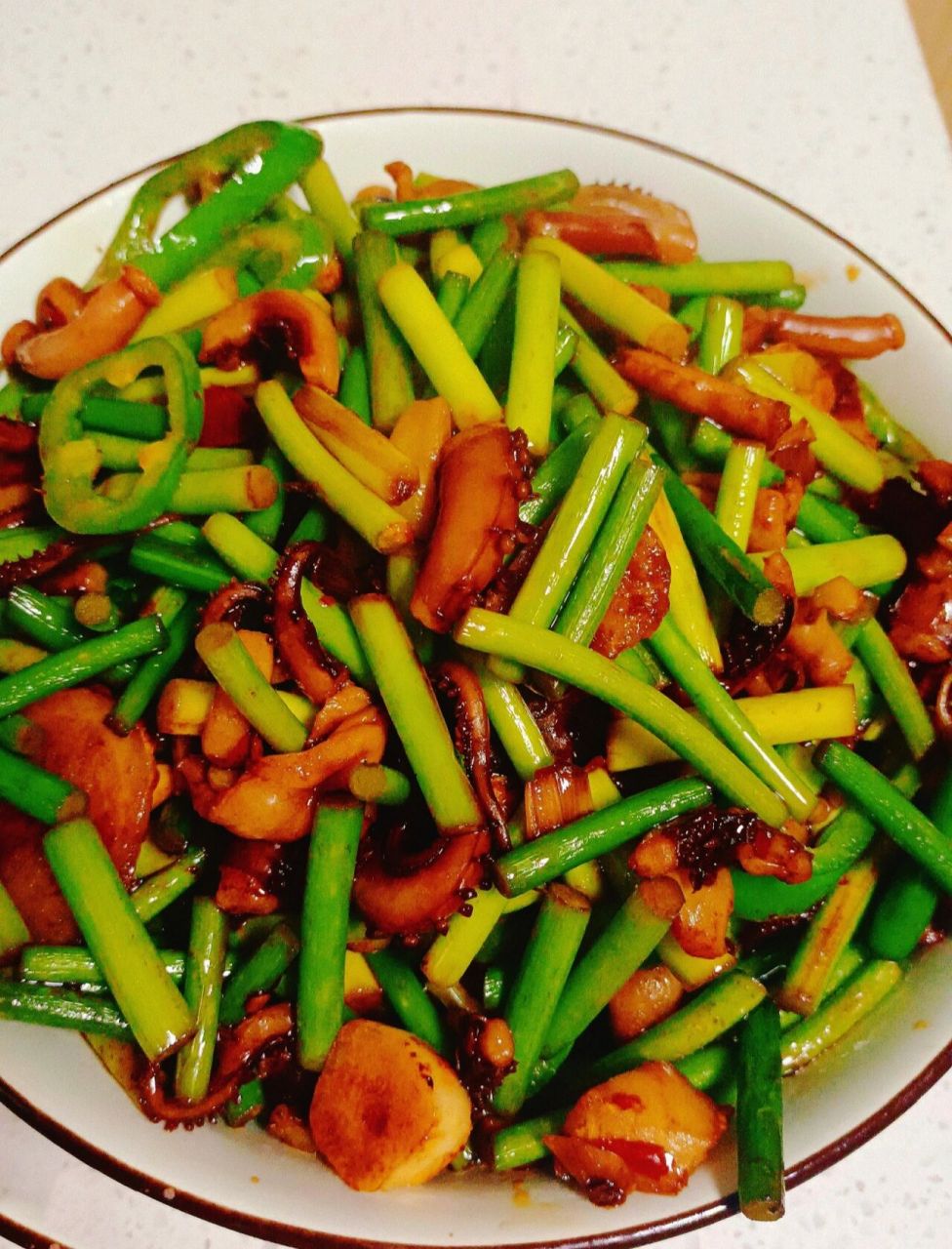 蒜苔炒鱿鱼09,味道秒杀外边餐厅 蒜苔炒鱿鱼,自己做卫生干净,味道