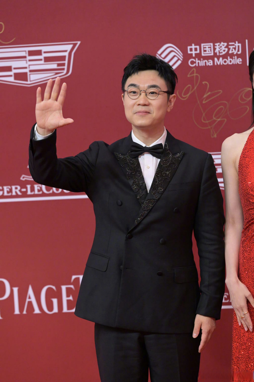 上海电影节红毯 电影《第八个嫌疑人》导演李子俊,主演大鹏,齐溪,孙阳