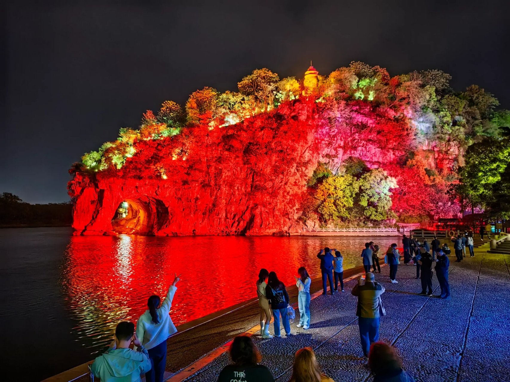 桂林象鼻山夜景图片图片