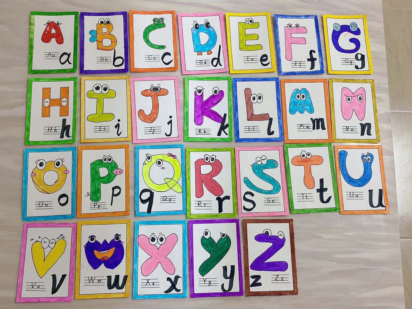 26个英文字母卡片 三年级家庭作业制作26个英文字母卡片,做的有点累