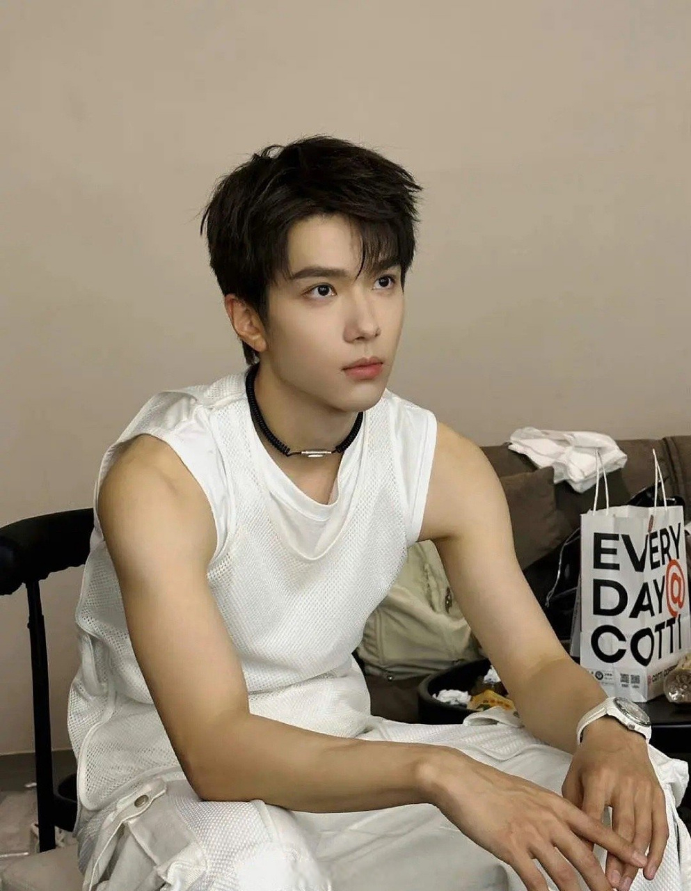 客观的说,余承恩和邓为哪个帅[三哈]