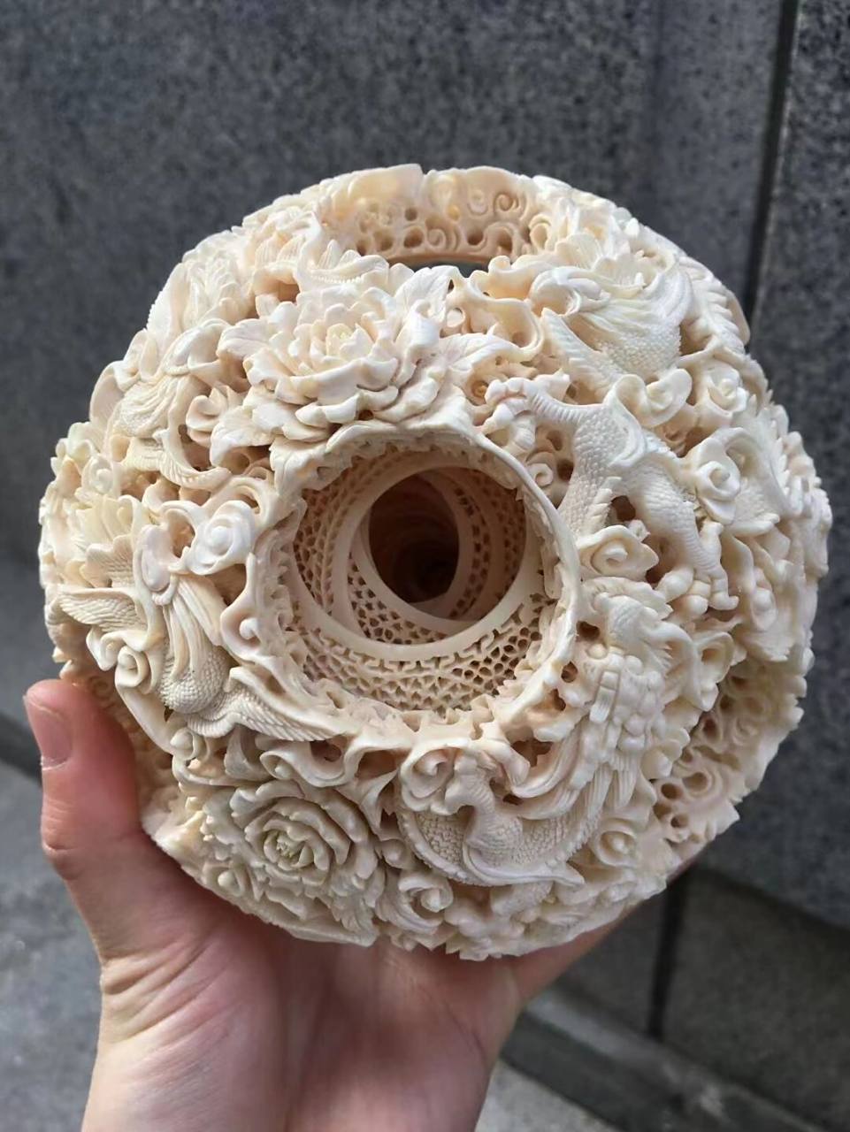 龙凤呈详|鬼工球40层鬼工球,层层镂空  鬼工玲珑球摆 世界的中华文化