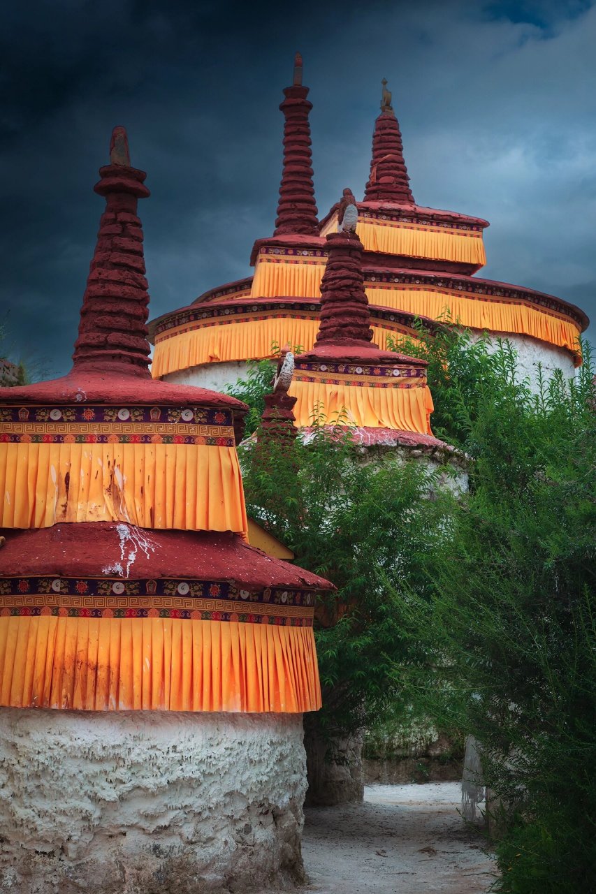 夏寺 夏寺,是西藏朝佛圣地,距今700多年历史.