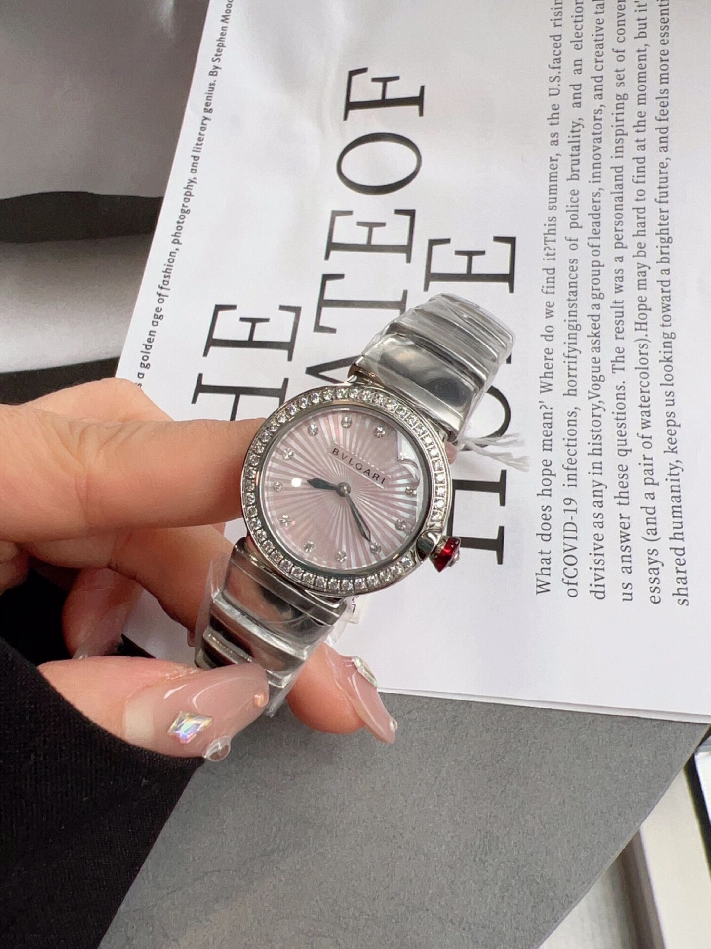 女表    意大利著名奢华珠宝品牌宝格丽推出的divas dream女士石英