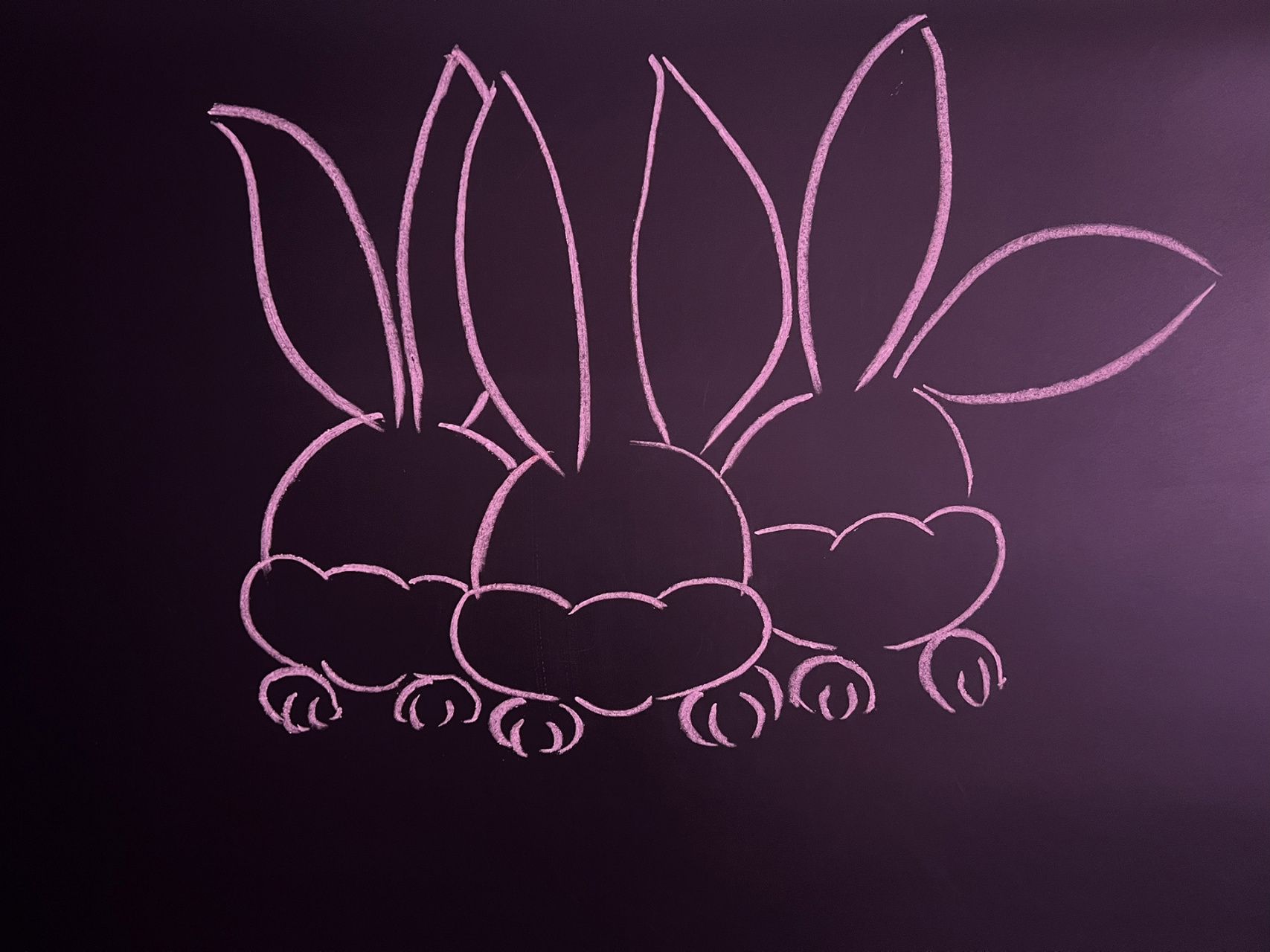 黑板报一黑板报粉笔画～兔子   黑板报插画粉笔画福袋91