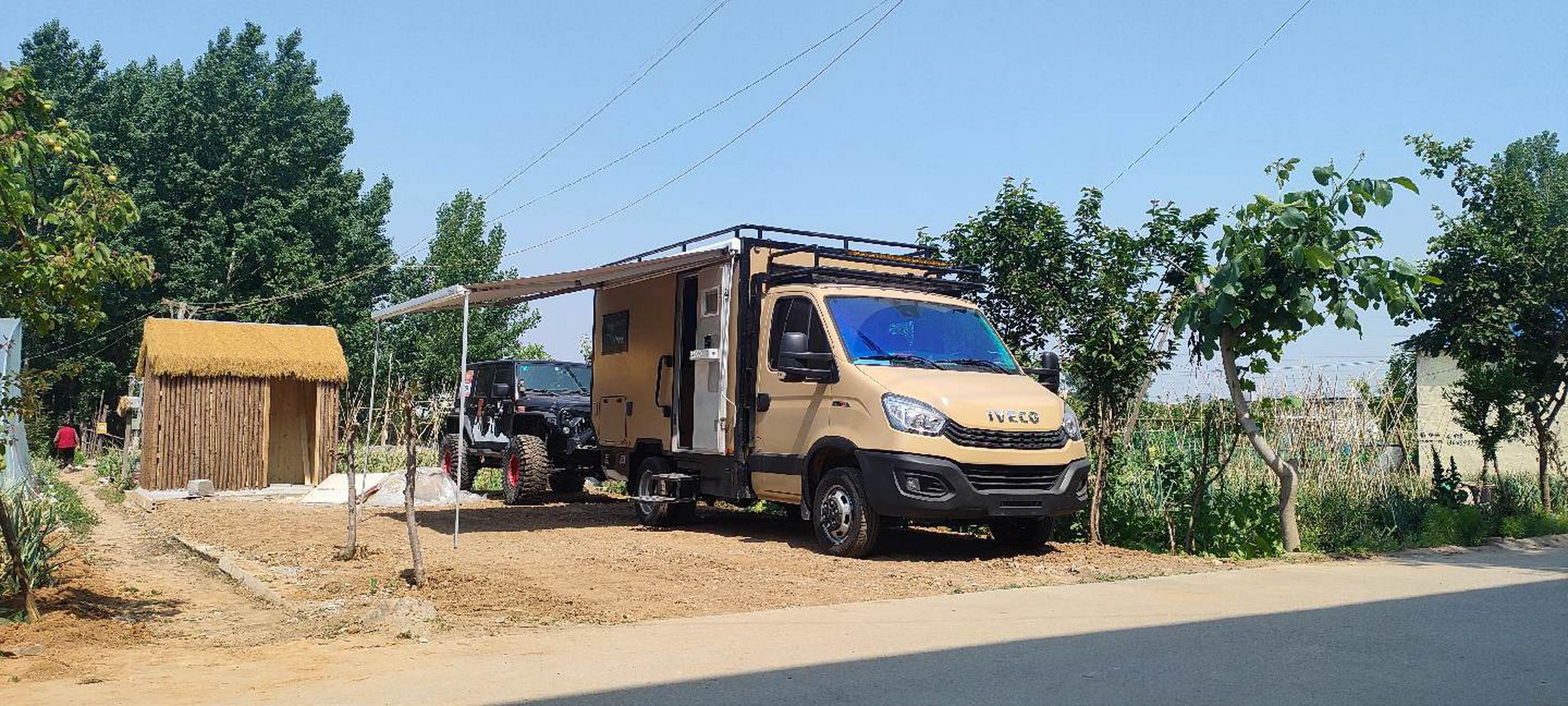 临沂中盟房车制造有限公司 中国重汽汕德卡  皮卡房车