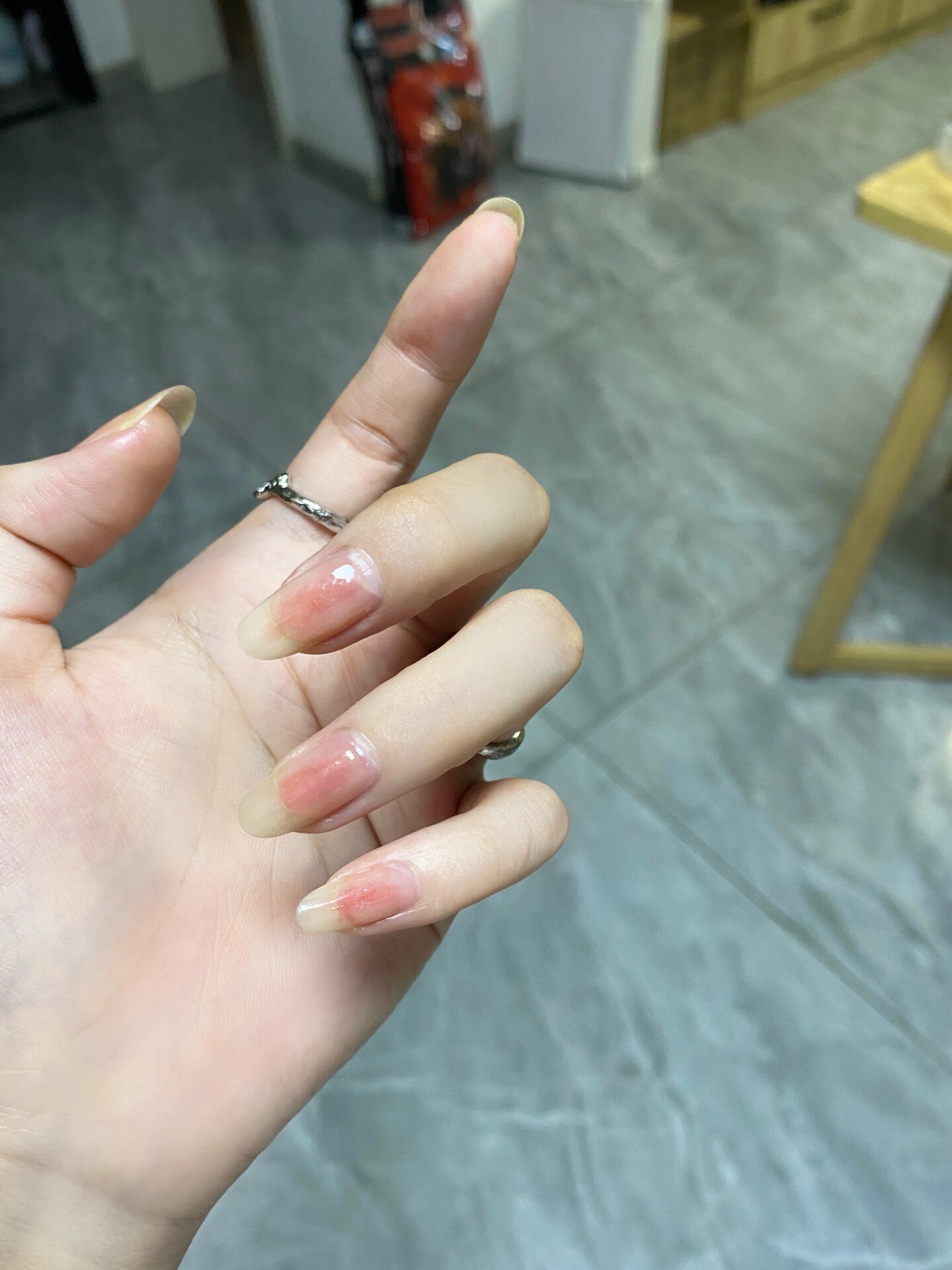 通常手好看的女孩子 本人绝对好看!